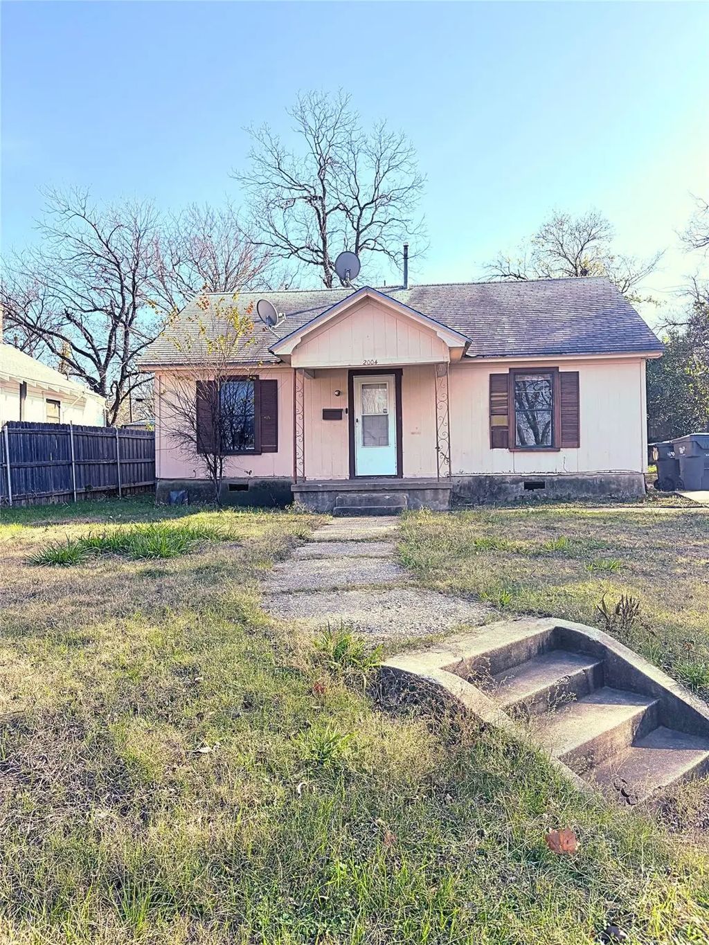 2004 Avondale Avenue, Waco