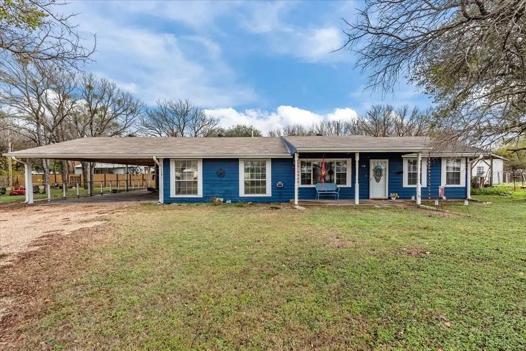 158 County Road 1733, Clifton