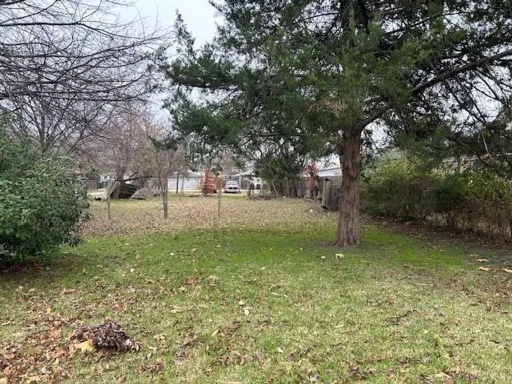813 Prairie Avenue, Cleburne