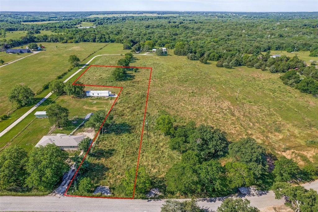 9436 Dripping Springs Road, Denison