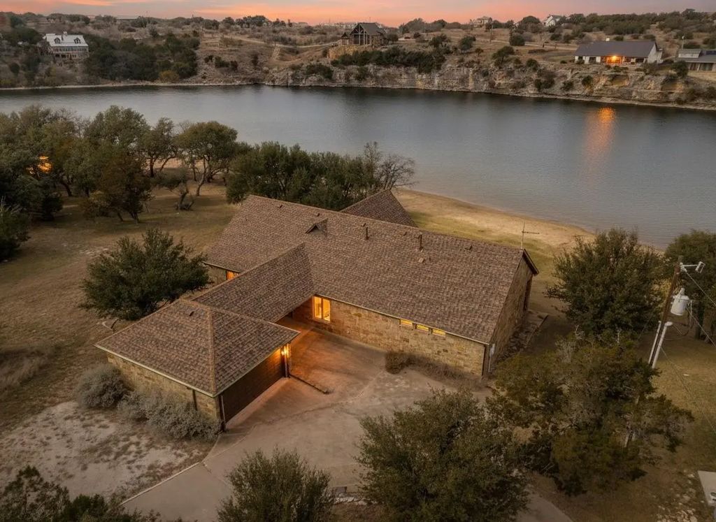 7033 W Hells Gate Drive, Strawn