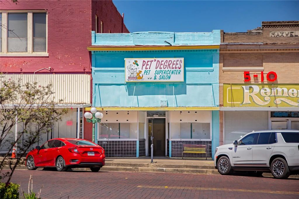 1222 Main Street, Commerce
