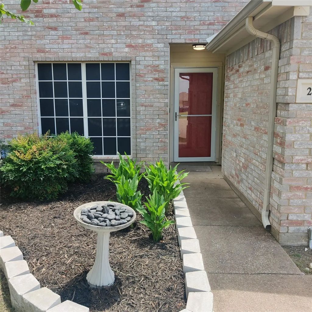 222 Chesterfield Circle, Waxahachie