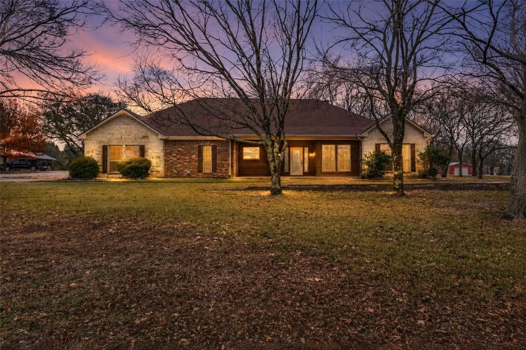 10471 Holly Creek Road, Terrell