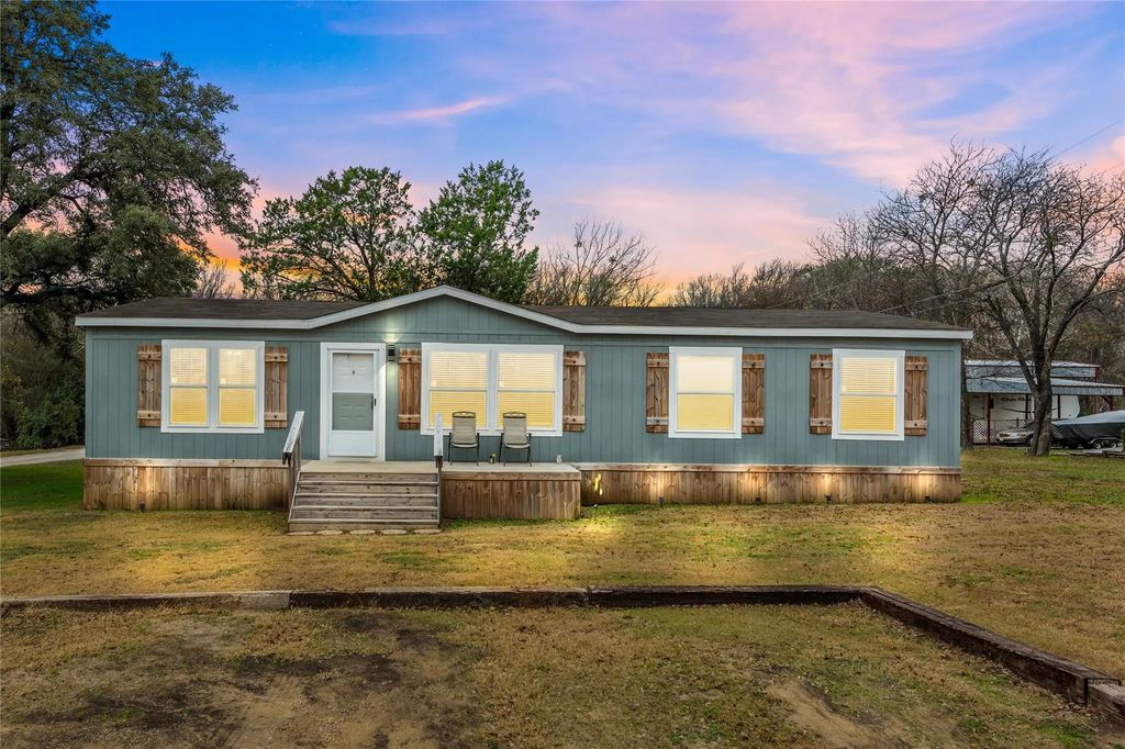 135 Chisholm Pass, Whitney