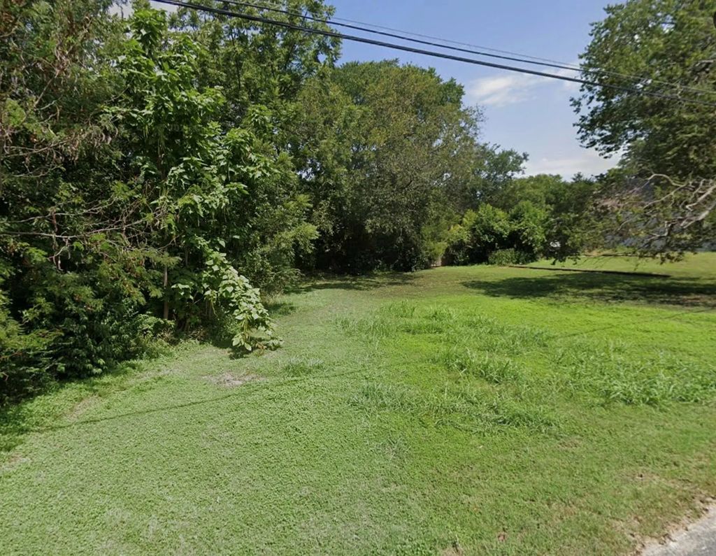 916 Givens Street, Waxahachie