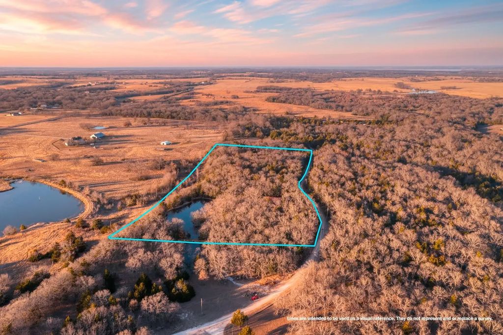 401 Coyote Trail, Whitesboro