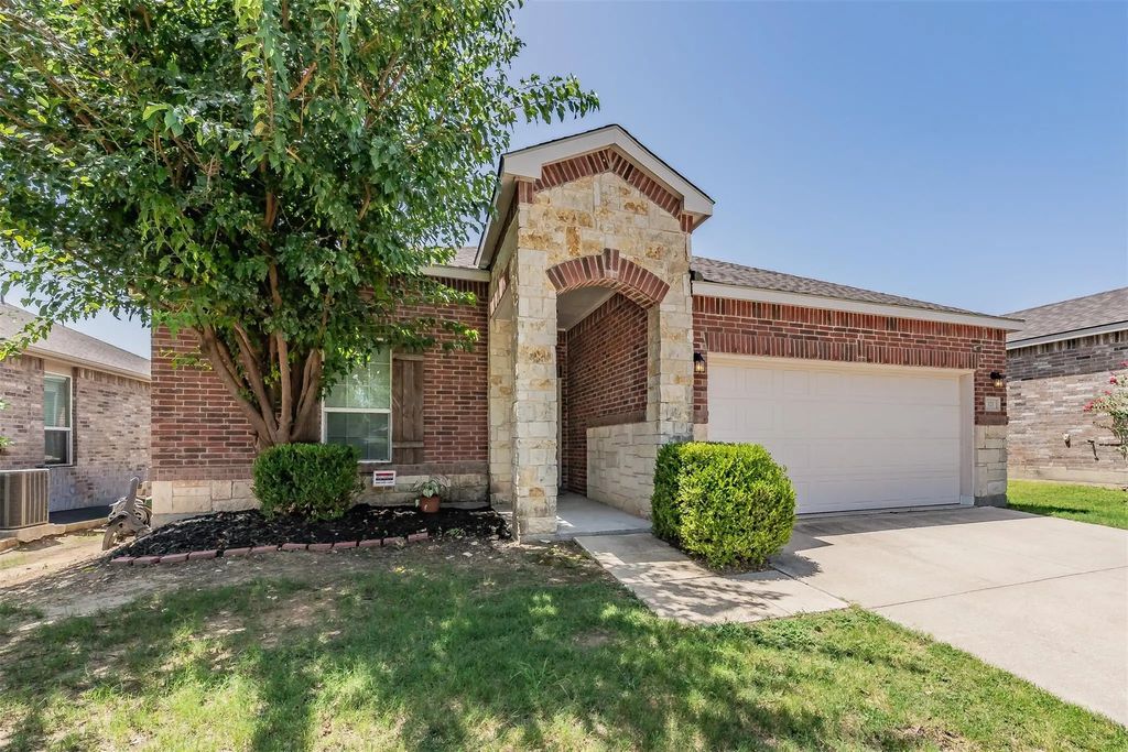 321 Mariscal Place, Fort Worth