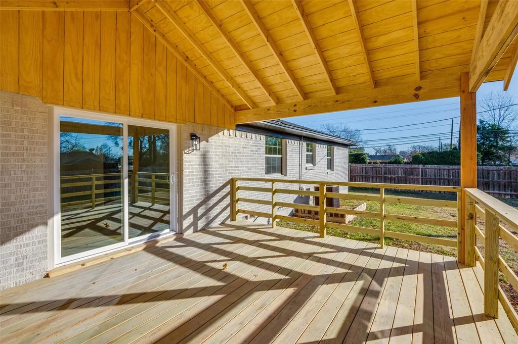 3072 Mark Twain Drive, Farmers Branch