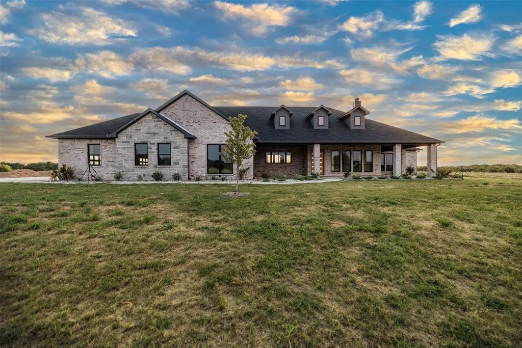 4112 County Road 1098, Celeste