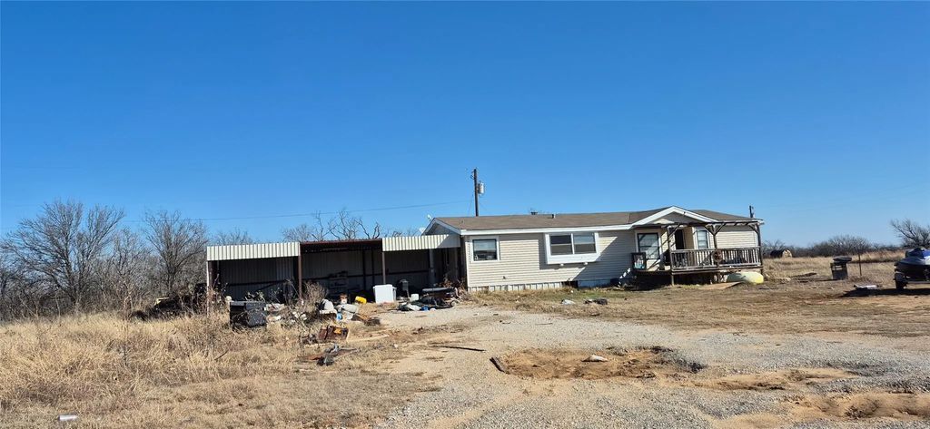 701 State Highway 148 N, Henrietta