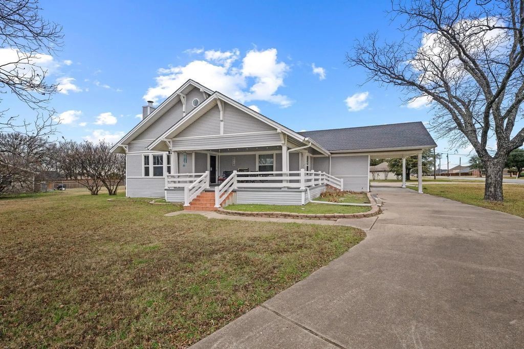 715 E 5th Street, Ferris