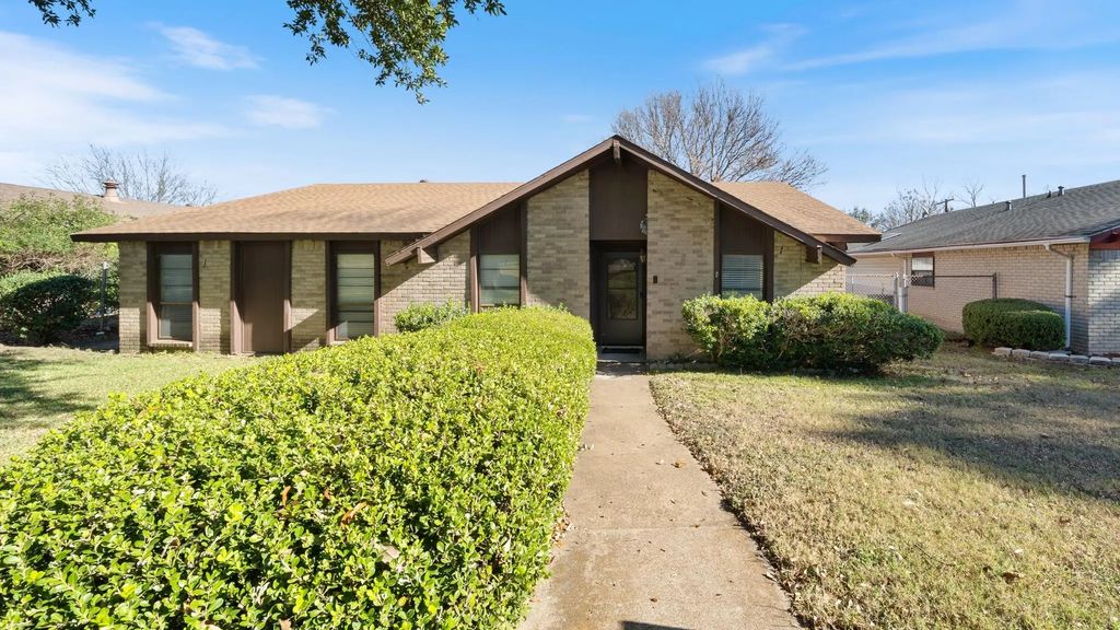 7020 Nandina Drive, Dallas