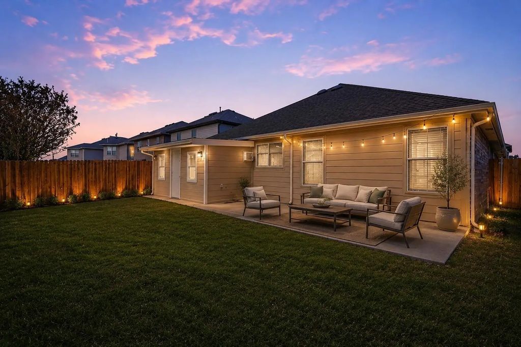 2112 Valley Forge Trail, Fort Worth