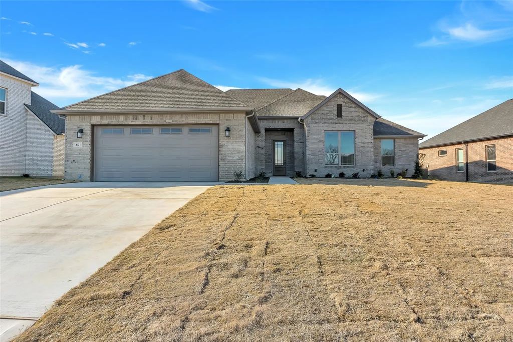 801 Holiday Hills Drive, Mineral Wells