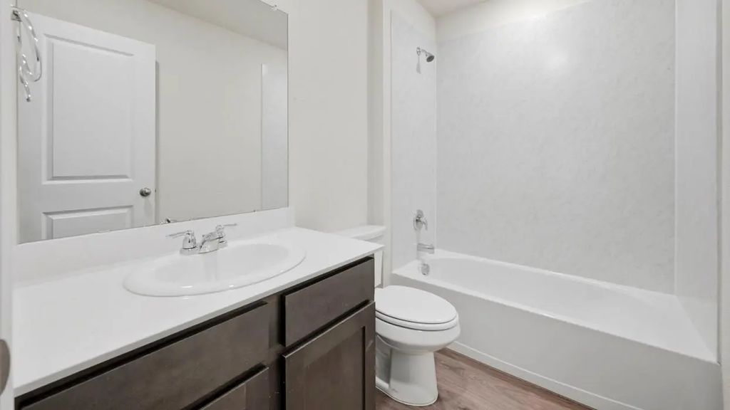 3244 Spaulding Drive, Paris