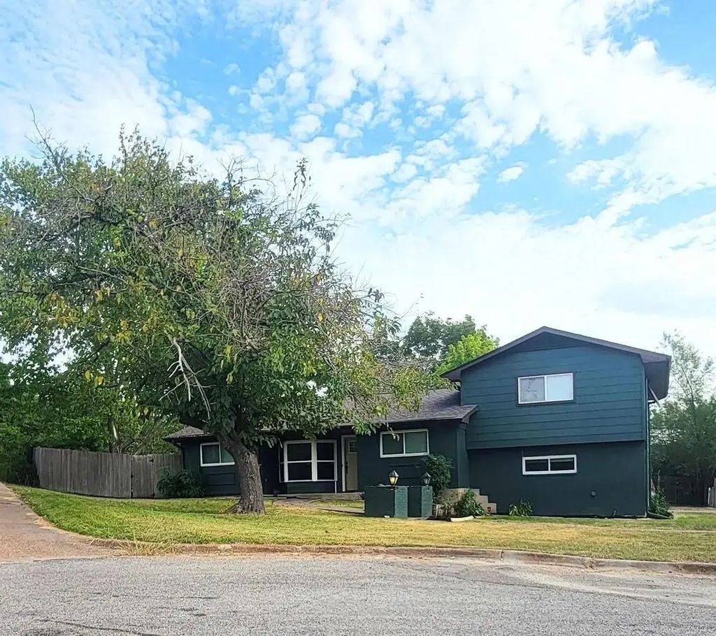1207 Northwood Drive, Commerce