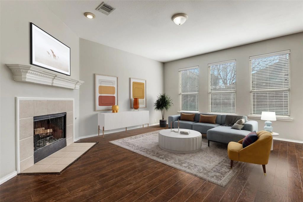 1018 Spanish Moss Drive, Garland