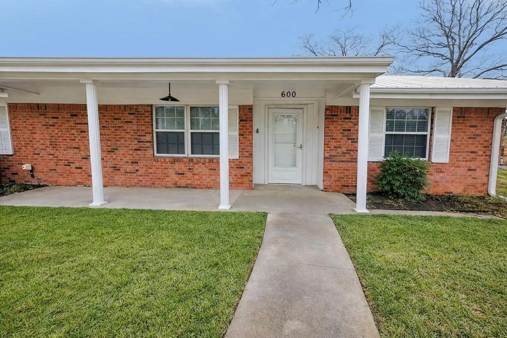 600 Plano Street, Sulphur Springs
