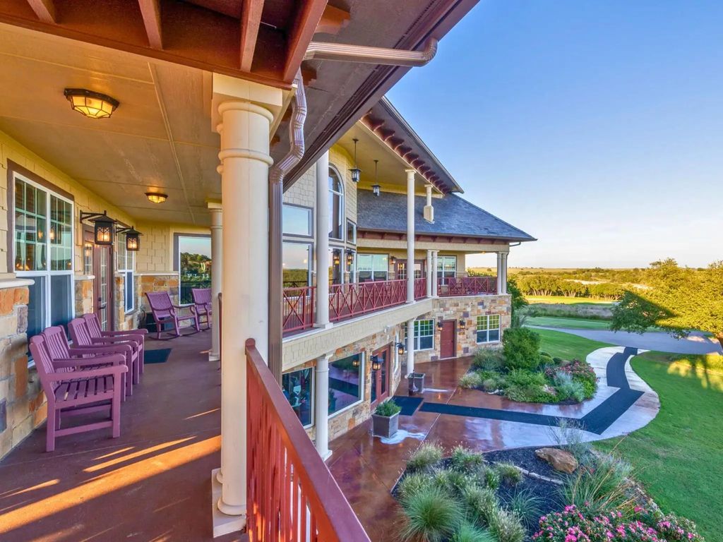 8412 Forest Lake Loop, Cleburne