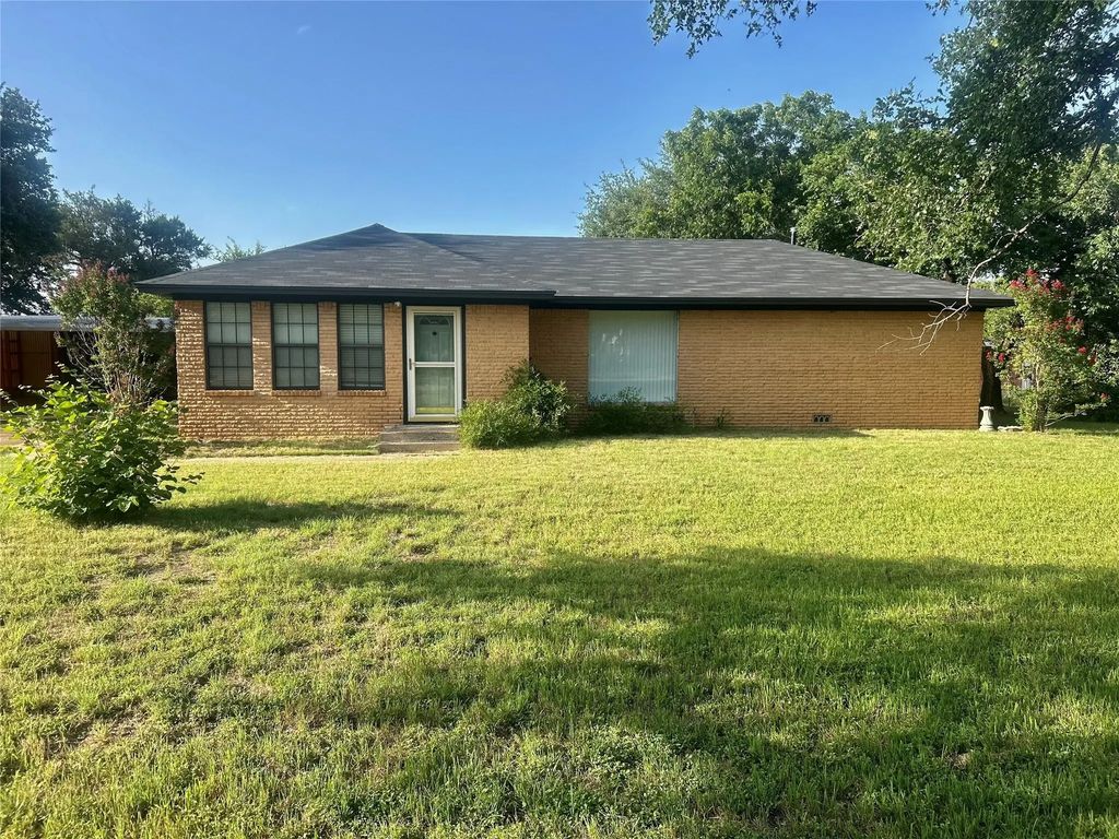 1121 E Coke, Hamilton