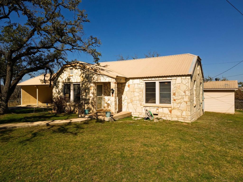 1003 N Ridge St, Lampasas