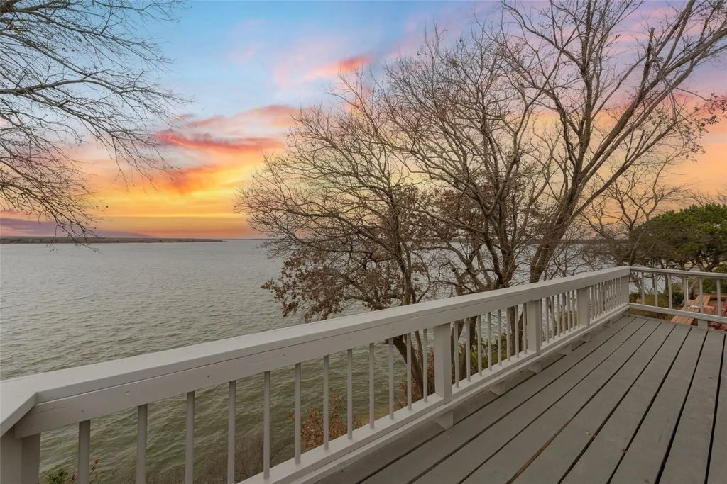 107 Private Road 132, Whitney