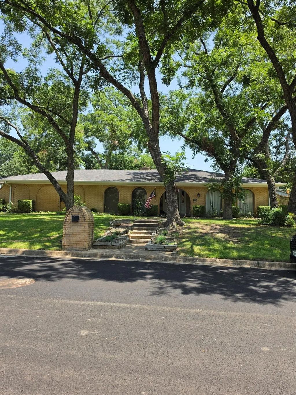 2517 Nantucket Drive, Sherman