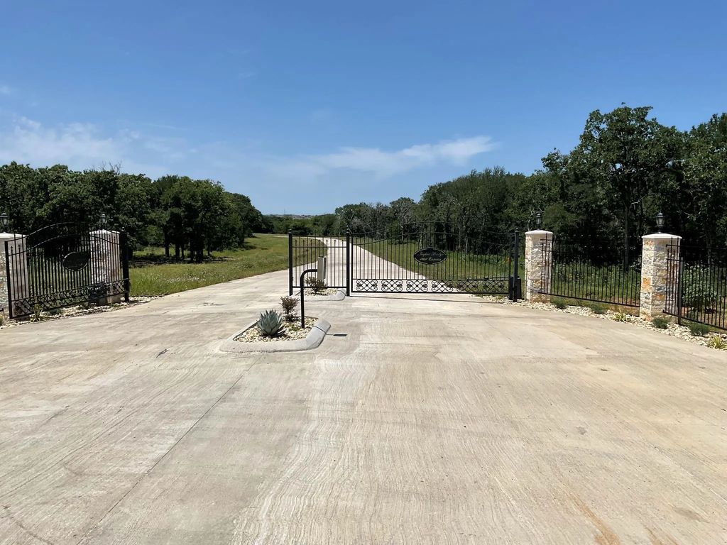 1657 Private Access 60200, Burleson
