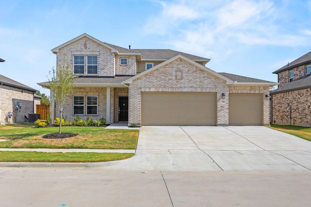 729 Vineyard Way, Forney