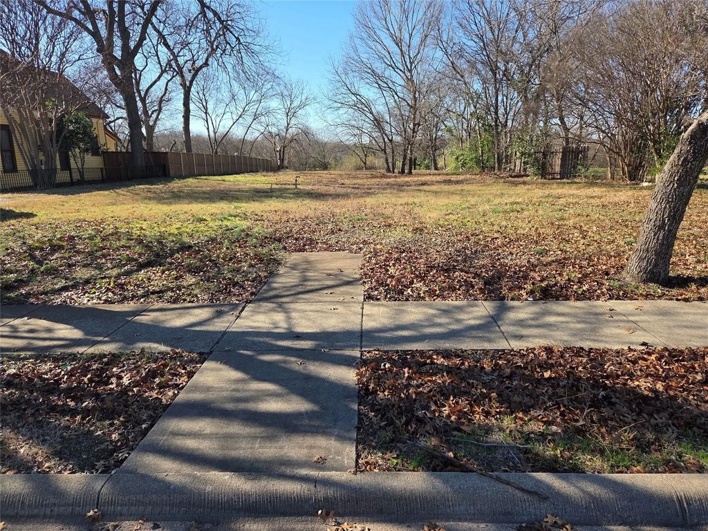 307 N Dallas Avenue, Lancaster