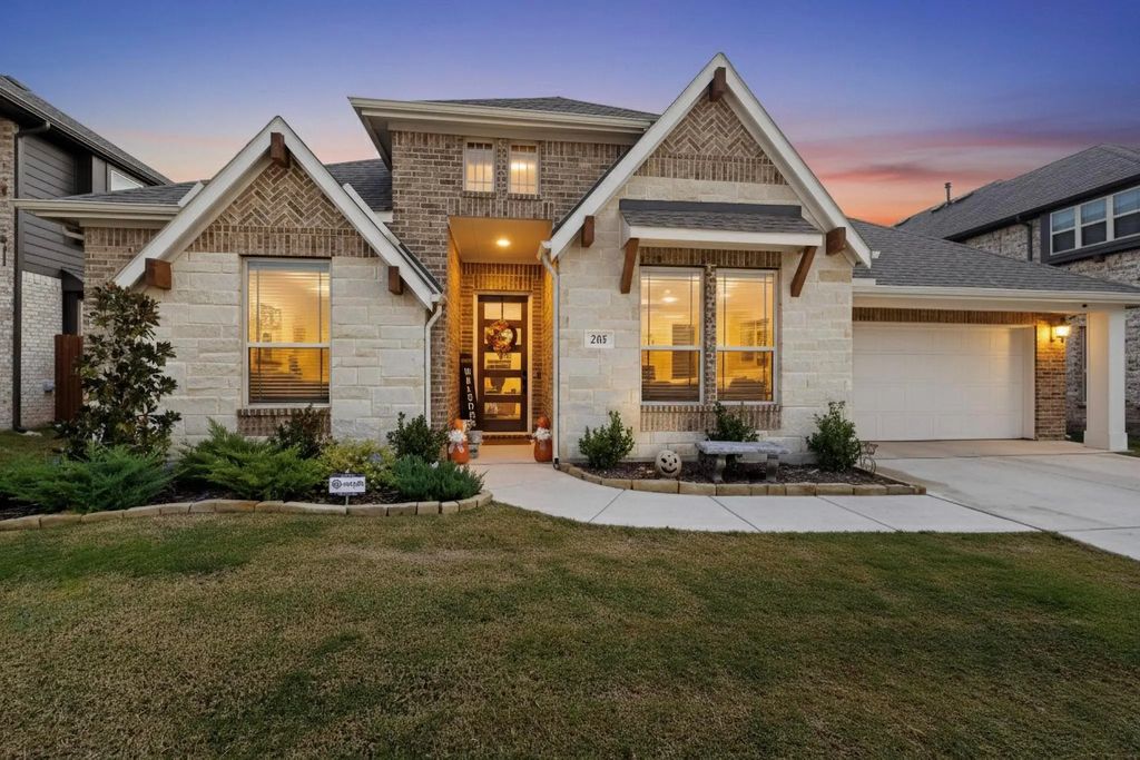 205 Lakewood Lane, Ponder