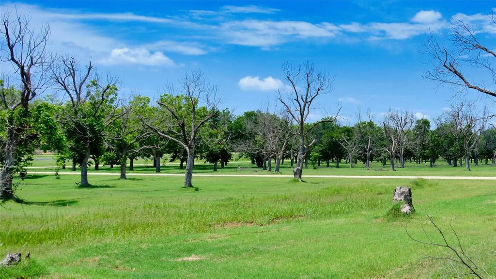 1700 Cirrus Loop, Granbury