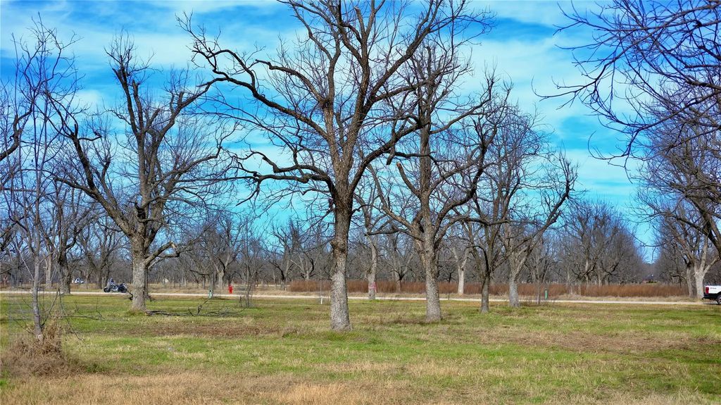 1625 Earhart Drive, Granbury
