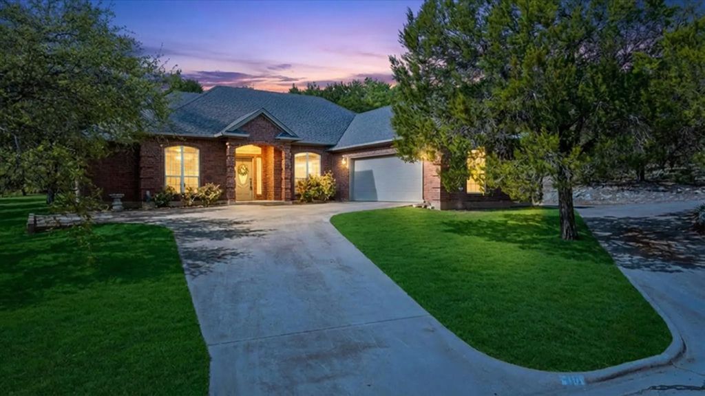 119 Spanish Oaks Trail, Glen Rose