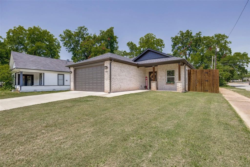 901 W Owing Street, Denison