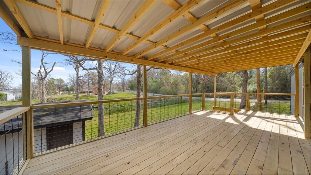 721 Queens Drive, Tool