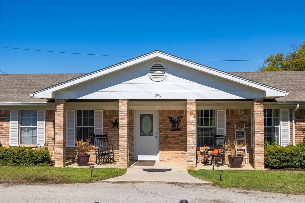 1600 Shaw Drive, Brownwood