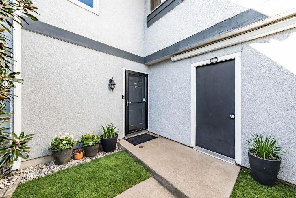 623 Ridgeline Drive, Hurst