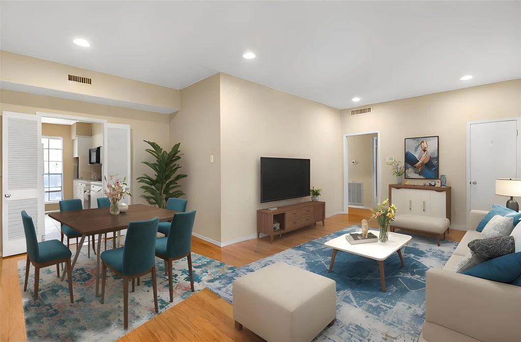 6011 E University Boulevard E 247, Dallas