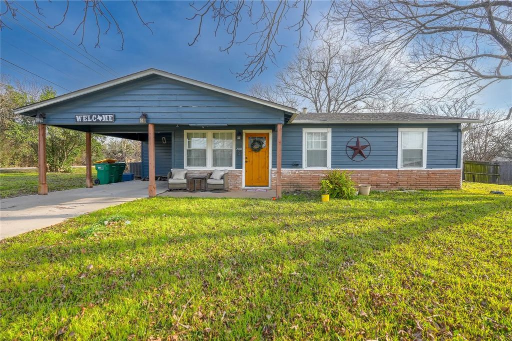 200 W Greenbriar Street, Robinson