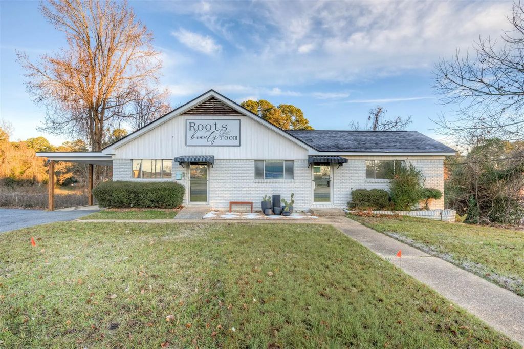 601 Homer Road, Minden