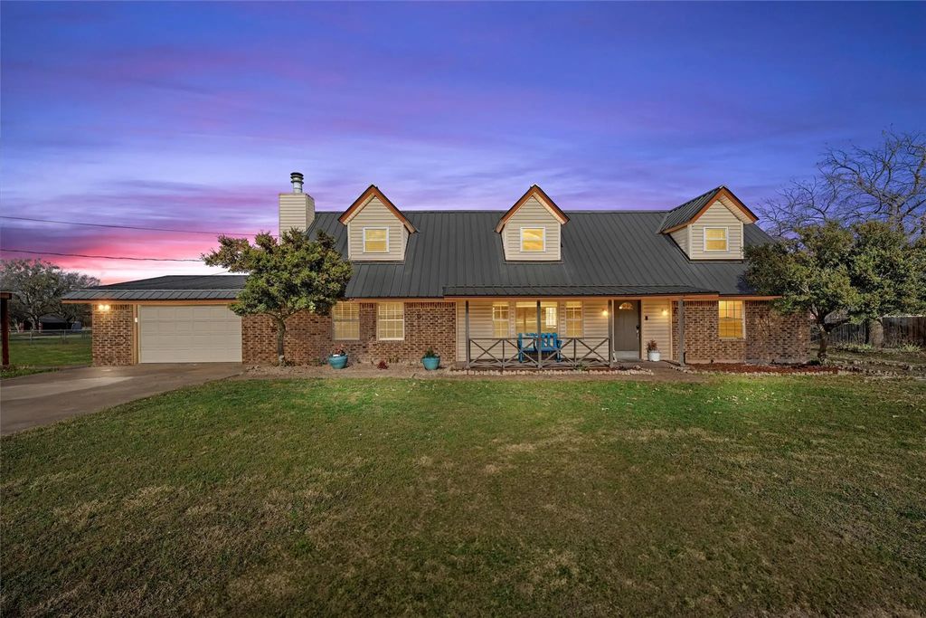 398 Bluebonnett Lane, Lorena
