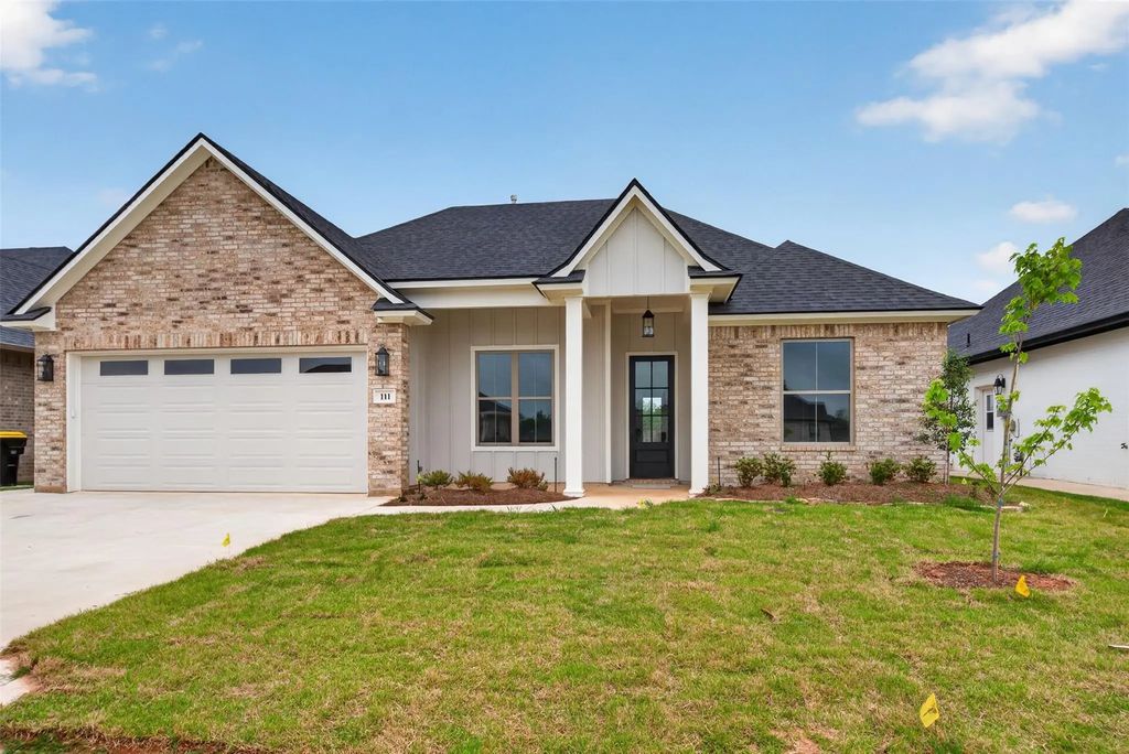 111 Katy Lane, Bossier City
