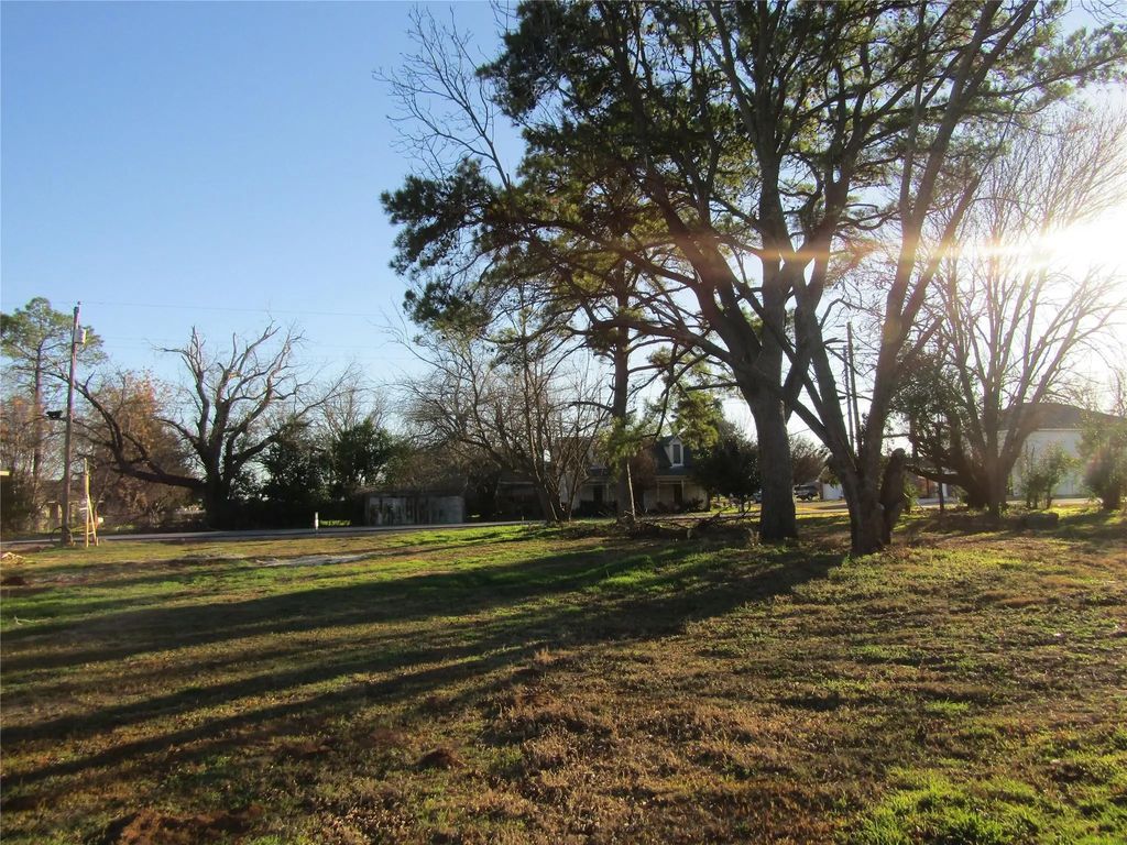 403 E Boyd Avenue, Boyd