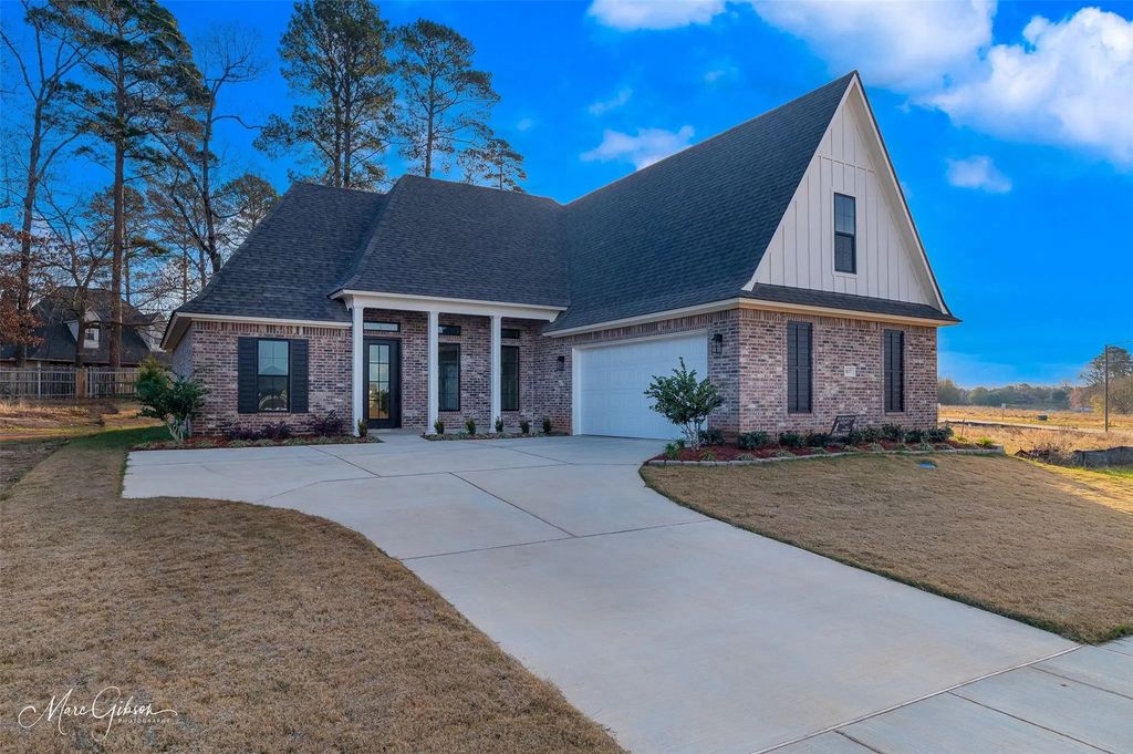 837 Walstonburg, Benton