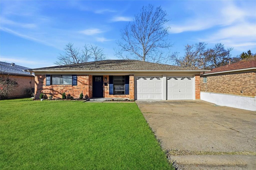 105 N Wood Avenue, Denison