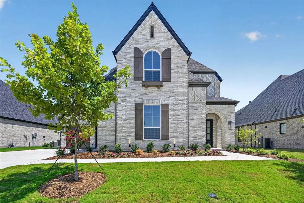906 Montrose Drive, Rockwall