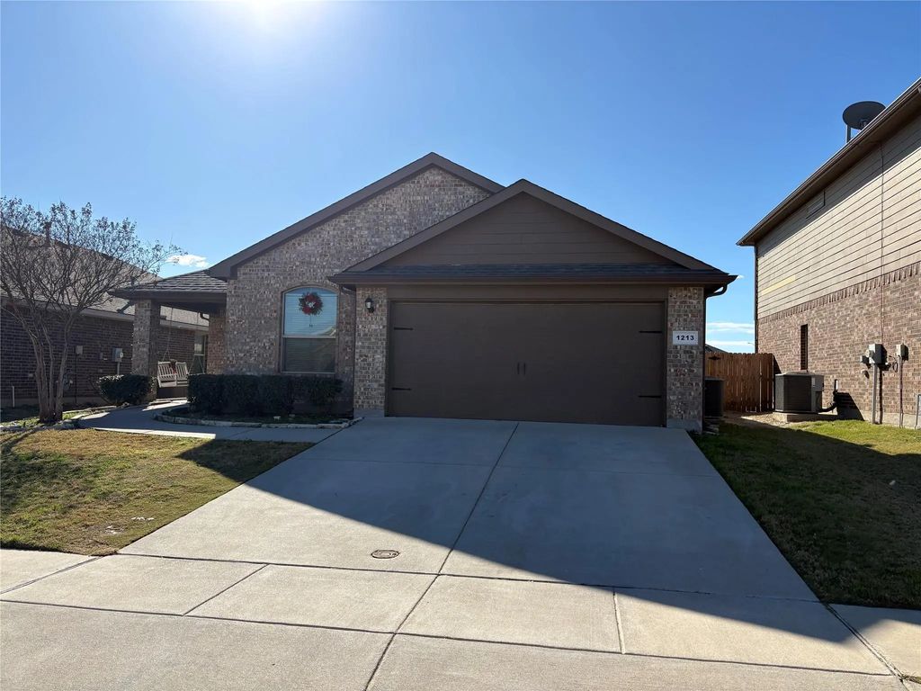 1213 Walnut Cliff Court, Fort Worth