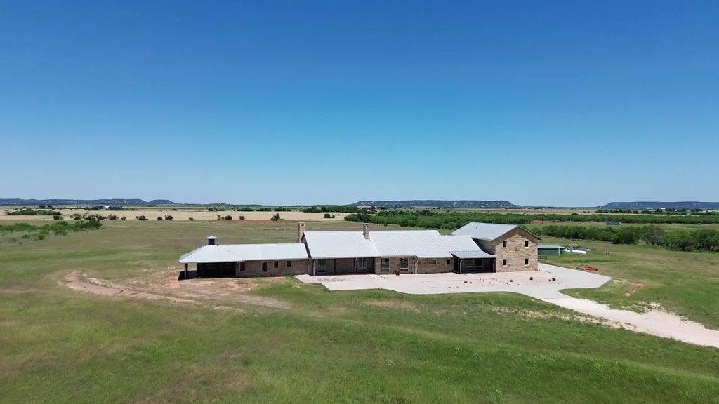 990 County Road 621, Tuscola